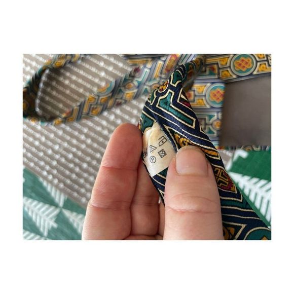 BSL Celtic Tie Collection Hand Finished Necktie Multicolor 56.5x4" - Picture 3 of 10